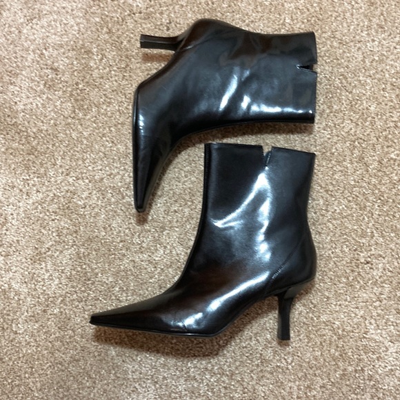Gianni Bini Leather Boots - Picture 2 of 4